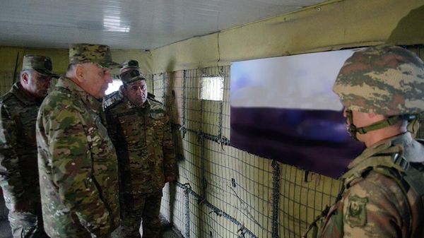 Начальник Генерального штаба Азербайджанской армии Керим Велиев проверил боеготовность воинских частей в Кельбаджаре - Sputnik Азербайджан