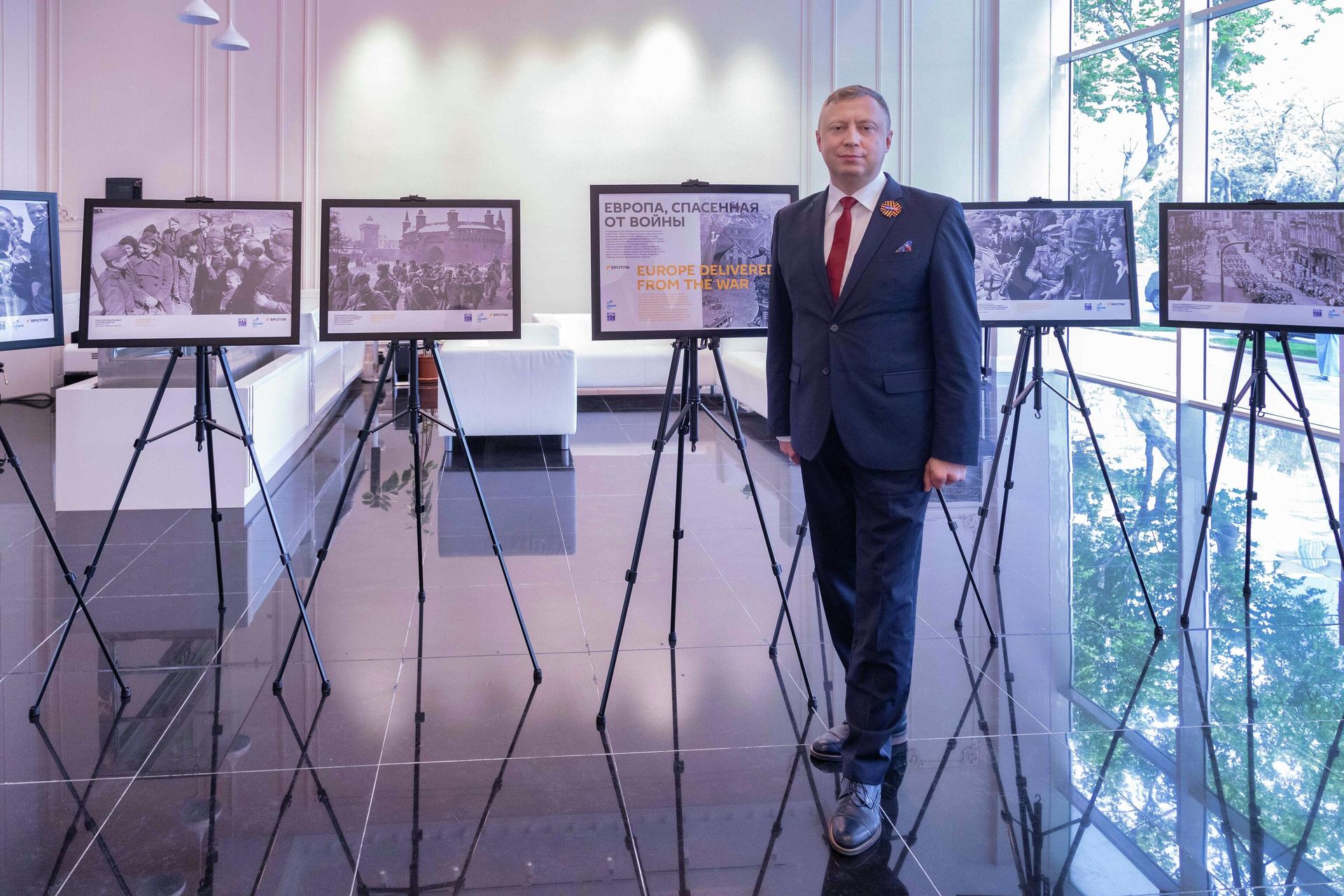 Фотовыставка Европа, спасенная от войны в Русском доме в Баку - Sputnik Азербайджан, 1920, 07.05.2022