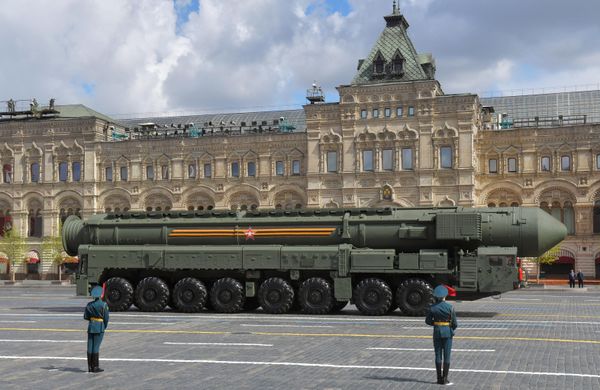 Военный парад, посвящённый 77-й годовщине Победы в Великой Отечественной войне - Sputnik Азербайджан