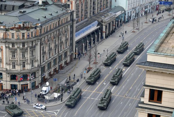 Пусковые установки зенитного ракетного комплекса С-400 "Триумф". - Sputnik Азербайджан