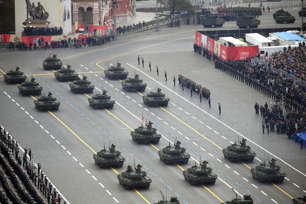 Военный парад, посвящённый 77-й годовщине Победы в Великой Отечественной войне - Sputnik Азербайджан