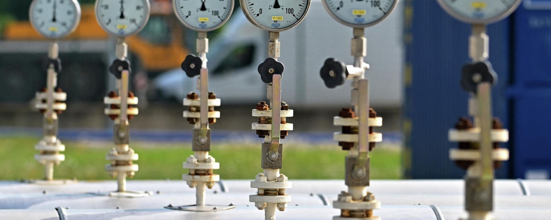 На одном из крупнейших межсетевых газовых узлов в Европе в Баумгартен-ан-дер-Марч, Австрия - Sputnik Азербайджан, 1920, 25.07.2024