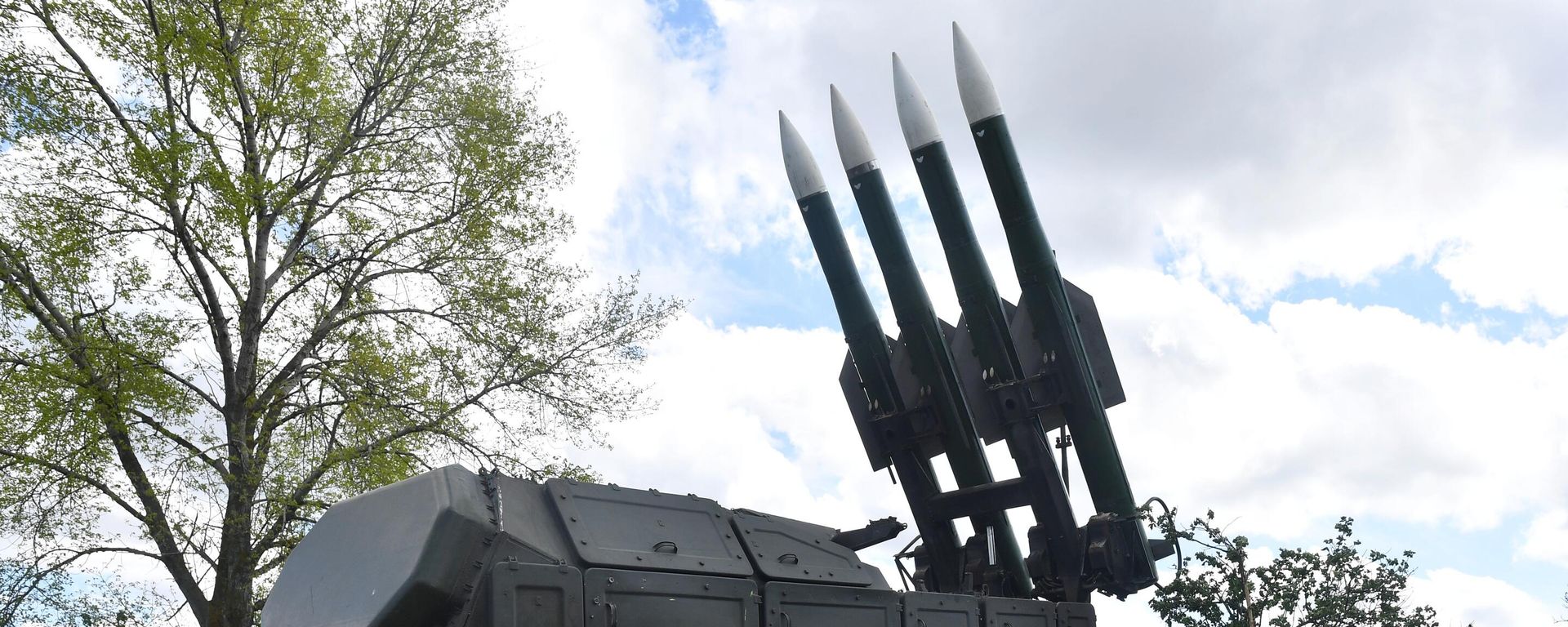 Зенитный ракетный комплекс (ЗРК) Бук-МЗ Вооруженных сил России  - Sputnik Азербайджан, 1920, 16.05.2022