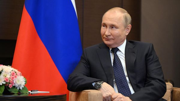 23 мая 2022. Президент РФ Владимир Путин во время встречи с президентом Белоруссии Александром Лукашенко. - Sputnik Азербайджан