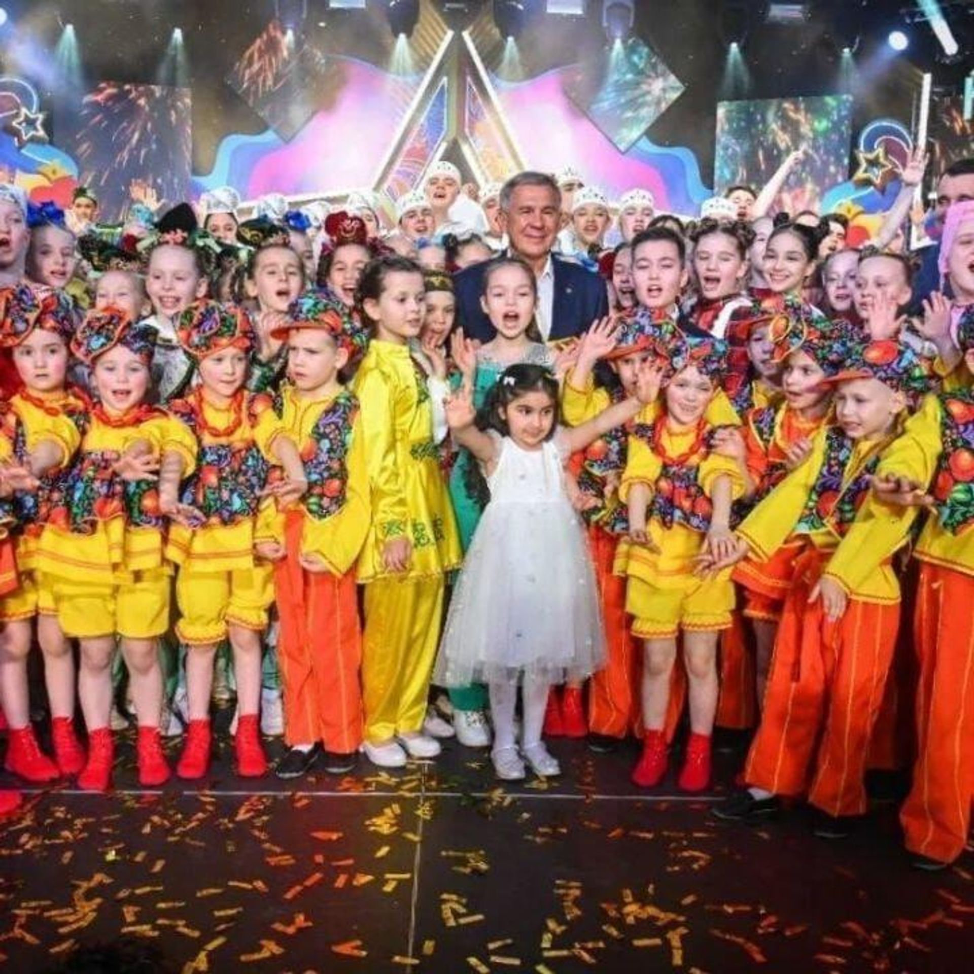 Пятилетняя азербайджанка Айлин Гасанли заняла первое место в XXII ежегодном открытом республиканском молодежном фестивале эстрадного искусства «Созвездие-Йолдызлык-2022» в Татарстане - Sputnik Азербайджан, 1920, 24.05.2022