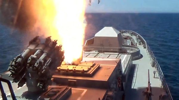Пуск Калибров из акватории Черного моря по военным объектам ВСУ - Sputnik Азербайджан
