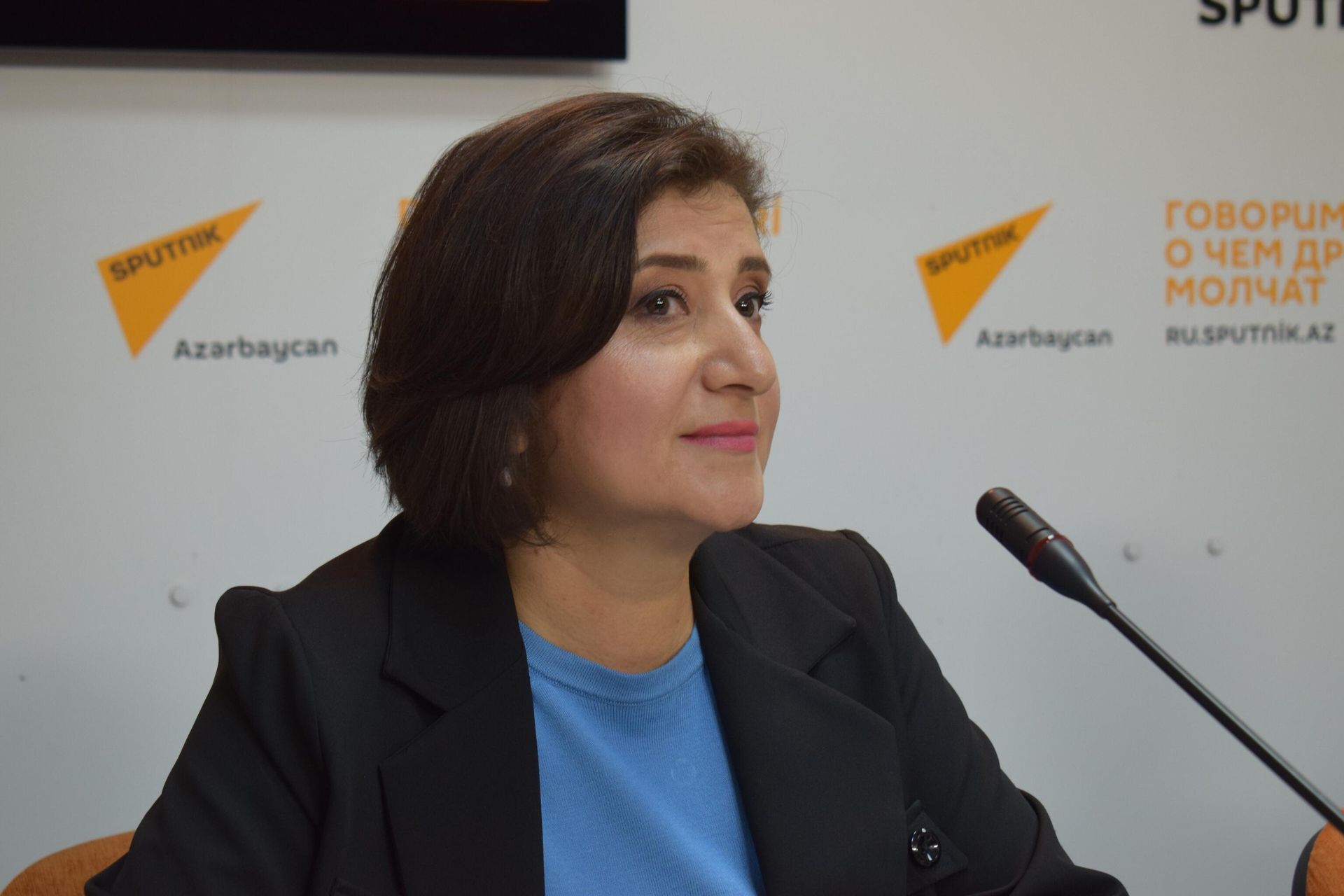 Almaz Mahmud – AZTV-nin Televiziya və Radio Akademiyasının prorektoru, Media və İnformasiya Savadlılığı Mərkəzinin rəhbəri, fəlsəfə elmləri doktoru - Sputnik Азербайджан, 1920, 25.05.2022