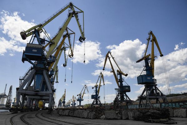 Российские саперные подразделения разминировали участок побережья Азовского моря, прилегающий к морскому порту Мариуполя. - Sputnik Азербайджан