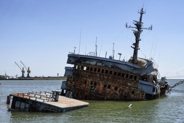 Обнаружено и обезврежено свыше 12 тыс. взрывоопасных предметов и единиц вооружения, брошенного украинскими боевиками. - Sputnik Азербайджан