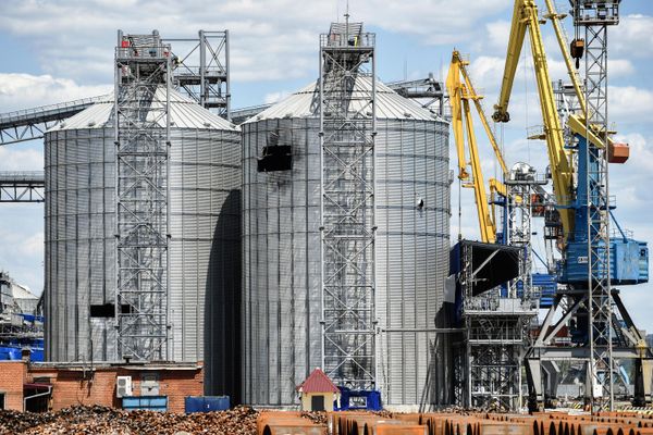 После разминирования порта Мариуполя его смогли покинуть пять иностранных судов. - Sputnik Азербайджан