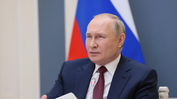 Президент РФ В. Путин выступил на Евразийском экономическом форуме - Sputnik Азербайджан