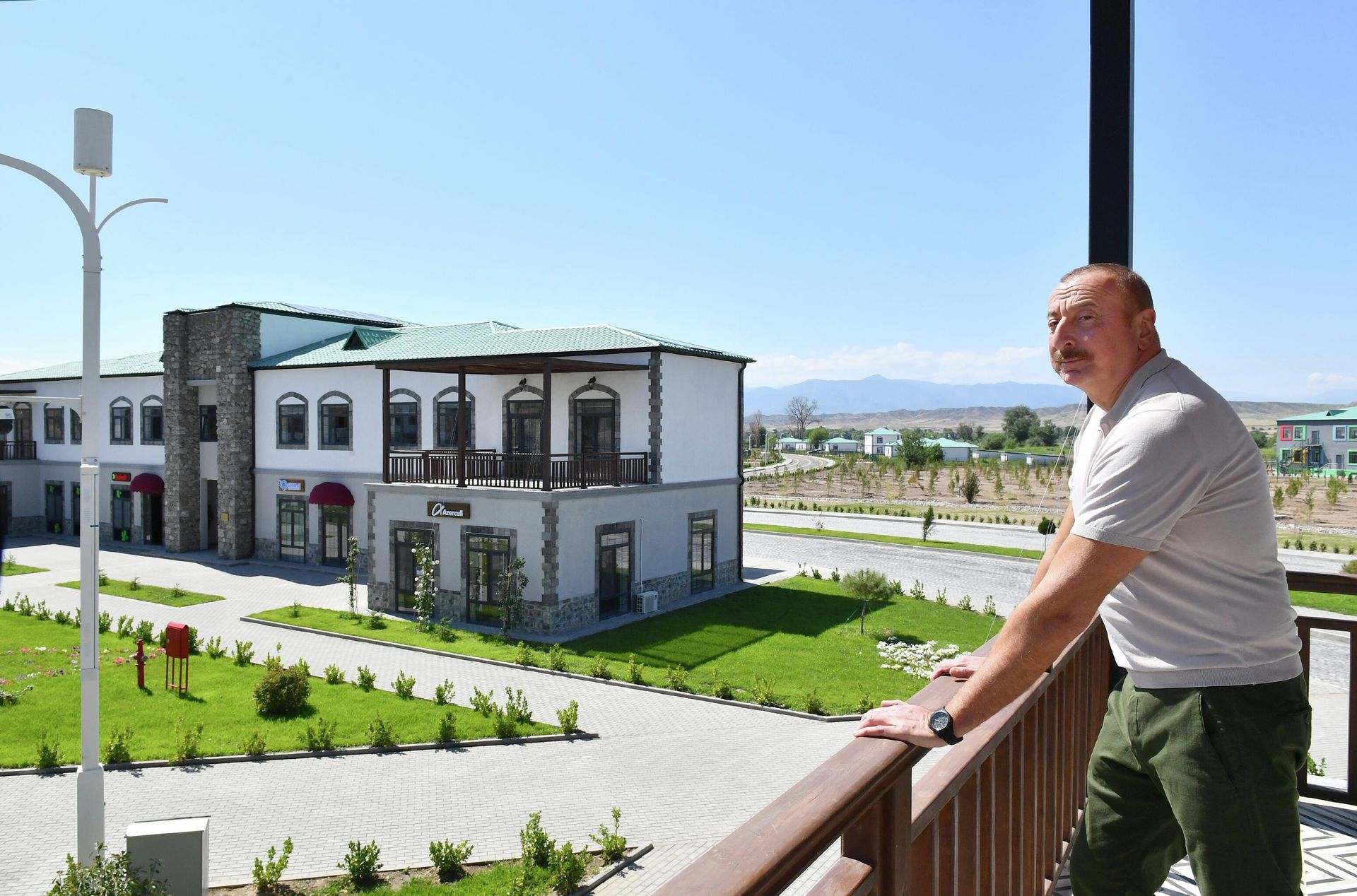 Prezident İlham Əliyev və birinci xanım Mehriban Əliyeva Zəngilanda “Ağıllı kənd” layihəsinin birinci mərhələsi üzrə açılış mərasimində iştirak ediblər  - Sputnik Азербайджан, 1920, 28.05.2022