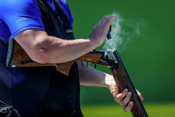 Сборная Кореи стала лучшей в обращении с пневматической винтовкой и получила золотую медаль, обыграв команду Сербии со счетом 16:10. Бронзовые медали завоевали корейская и польская команды. - Sputnik Азербайджан