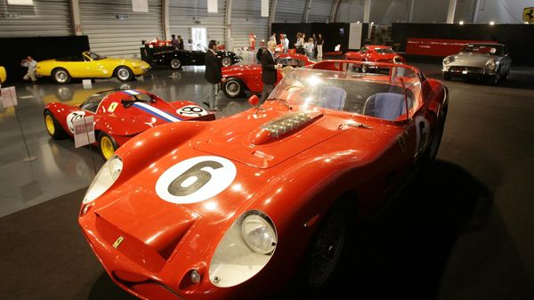  Ferrari 330  - Sputnik Азербайджан