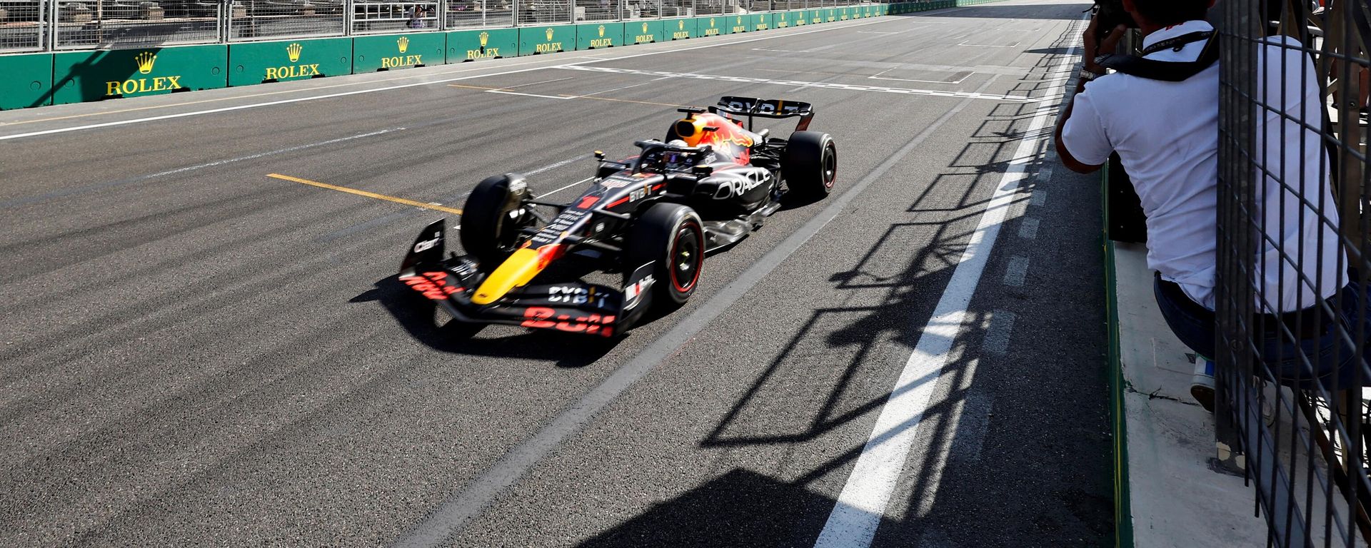 Голландский пилот Red Bull Макс Ферстаппен на Гран-при Азербайджана Формулы-1 - Sputnik Азербайджан, 1920, 08.04.2023