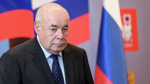 Специальный представителей президента РФ по международному культурному сотрудничеству Михаил Швыдкой в Баку - Sputnik Азербайджан