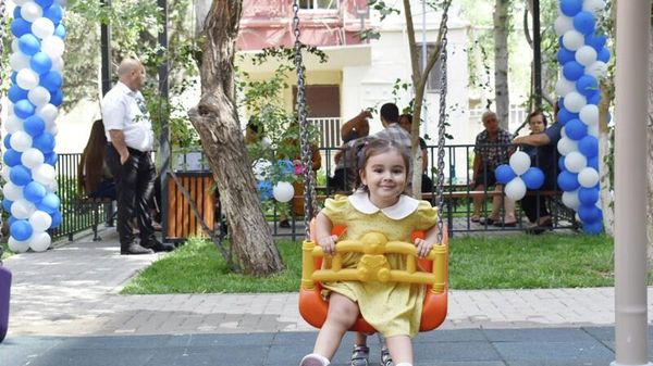 В рамках проекта Наш двор, осуществляемого Общественным объединением IDEA, сдан в пользование очередной обновленный двор - Sputnik Азербайджан