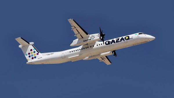 Самолет Qazaq Air нового поколения De-Havilland Dash 8-Q400 канадского производства - Sputnik Азербайджан