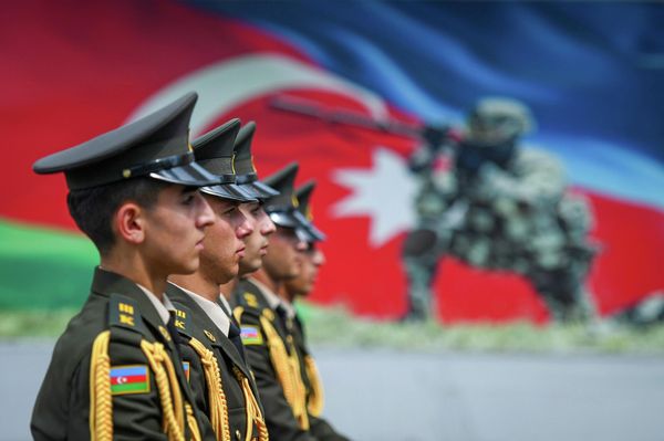 Выступления военных оркестров по случаю Дня Вооруженных cил в Баку. - Sputnik Азербайджан