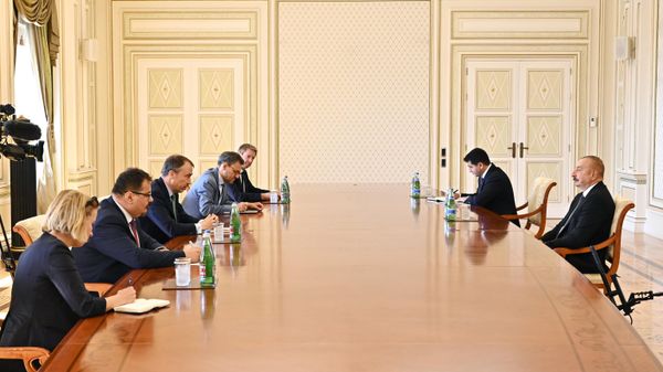 Президент Азербайджана принял спецпредставителя ЕС по Южному Кавказу - Sputnik Азербайджан