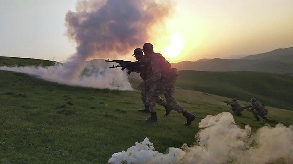 Занятия военнообязанных запаса  - Sputnik Азербайджан