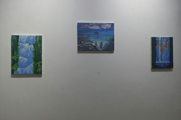 В галерее Nu Art House открылась дебютная выставка азербайджанской художницы Саида Зохрабовой под названием «В пучине фантазий» - Sputnik Азербайджан