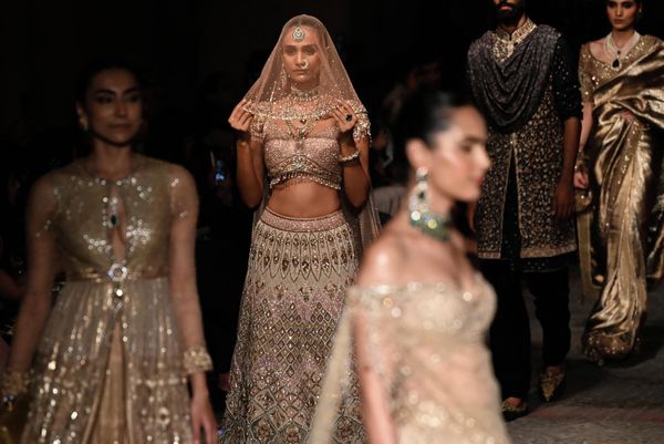 Модели во время Недели высокой моды FDCI India в Нью-Дели. - Sputnik Азербайджан