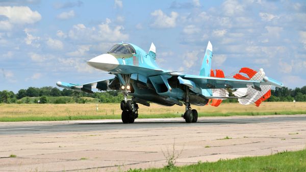 Самолеты-бомбардировщики Су-34 в зоне спецоперации - Sputnik Азербайджан
