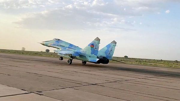 ВВС Азербайджана проводят полеты с боевыми самолетами - Sputnik Азербайджан