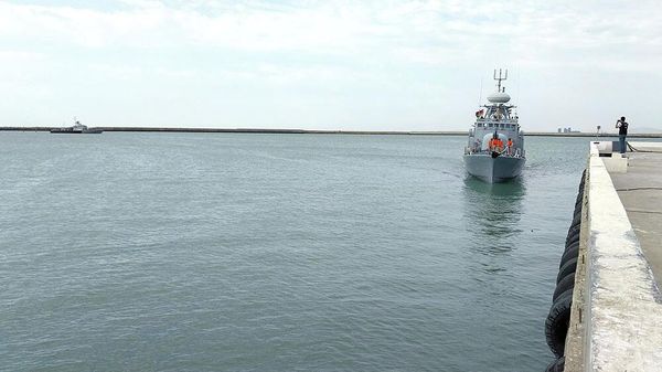 Ракетные катера «Пейкан» и «Джовшан» Военно-морских сил Ирана прибыли в азербайджанскую столицу для участия в конкурсе «Кубок моря» - Sputnik Азербайджан