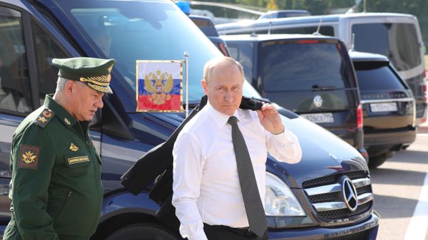 Президент РФ В. Путин принял участие в открытии форума Армия-2022 - Sputnik Азербайджан