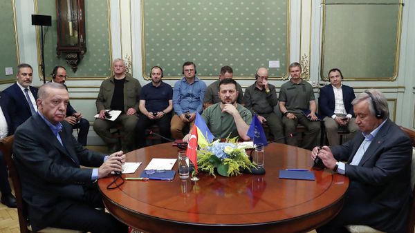 Lvovda Türkiyə Prezidenti Rəcəb Tayyib Ərdoğan, Ukrayna Prezidenti Vladimir Zelenski və BMT-nin Baş katibi Antonio Quterreş arasında üçtərəfli görüş - Sputnik Азербайджан