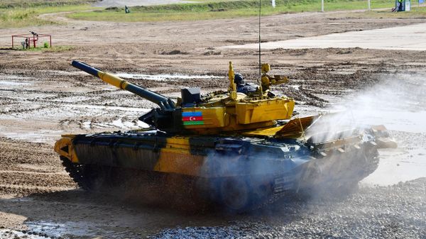 Полуфинал Танкового биатлона на полигоне Алабино - Sputnik Азербайджан