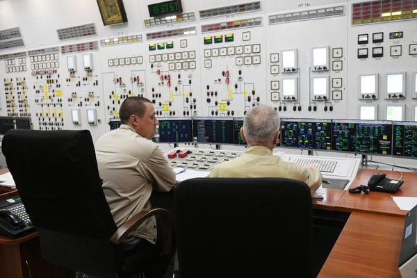 Центральный пункт управления на Запорожской атомной электростанции. Запорожская АЭС расположена рядом с Энергодаром, это самая крупная по числу блоков и самая мощная АЭС в Европе.  - Sputnik Азербайджан