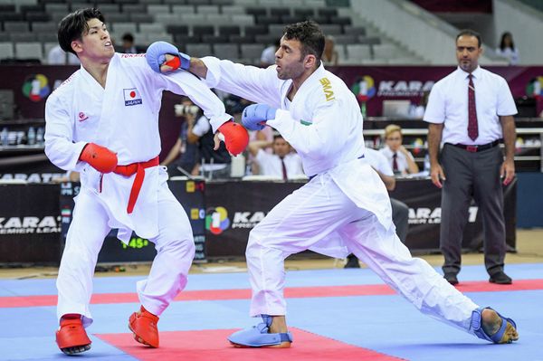 Каратисты во время поединка на турнире Премьер-лига Karate1 в Баку. - Sputnik Азербайджан