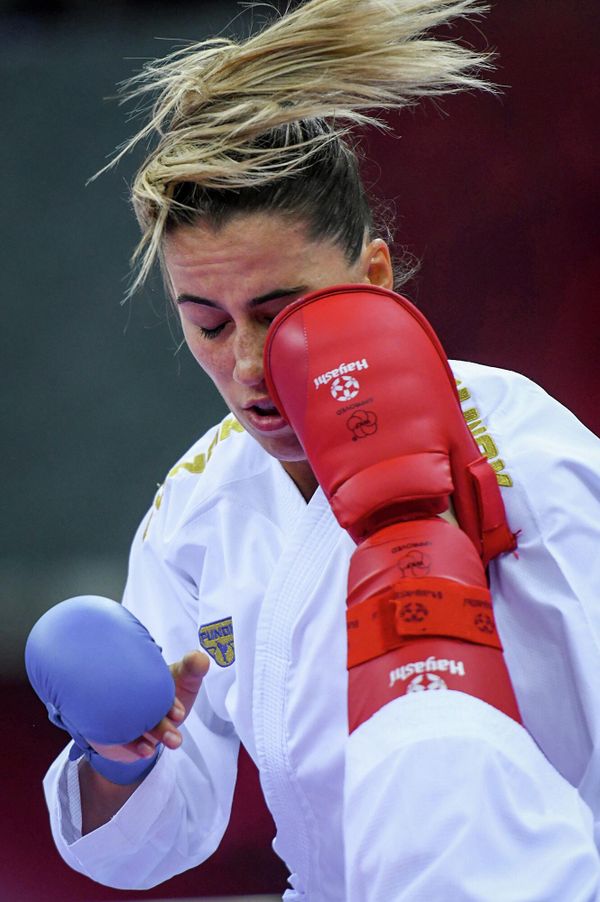 Каратистки во время поединка на турнире Премьер-лига Karate1 в Баку. - Sputnik Азербайджан