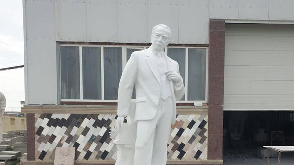 Памятник Тофигу Гулиеву  - Sputnik Азербайджан