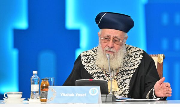 Главный Сефардский раввин Израиля Ицхак Иосиф на VII съезде лидеров мировых и традиционных религий во Дворце Независимости в Нур-Султане.  - Sputnik Азербайджан