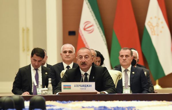 Президент Азербайджана Ильхам Алиев на заседании Совета глав стран - участниц Шанхайской организации сотрудничества (ШОС) в расширенном составе. - Sputnik Азербайджан