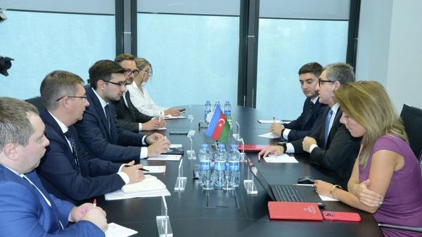 Rusiya Federasiyasının Ryazan vilayəti Hökumətinin sədr müavini Artyom Nikitinin rəhbərlik etdiyi nümayəndə heyəti İxracın və İnvestisiyaların Təşviqi Agentliyində – AZPROMO-da olub. - Sputnik Азербайджан