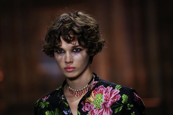 Модель во время модного показа Dior Spring/Summer 2023 в рамках недели моды в Париже. - Sputnik Азербайджан