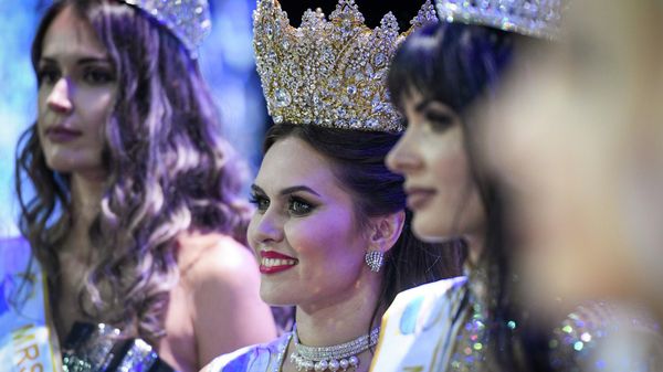 В Баку прошел финал III Международного конкурса красоты International Beauty and Model - Sputnik Азербайджан