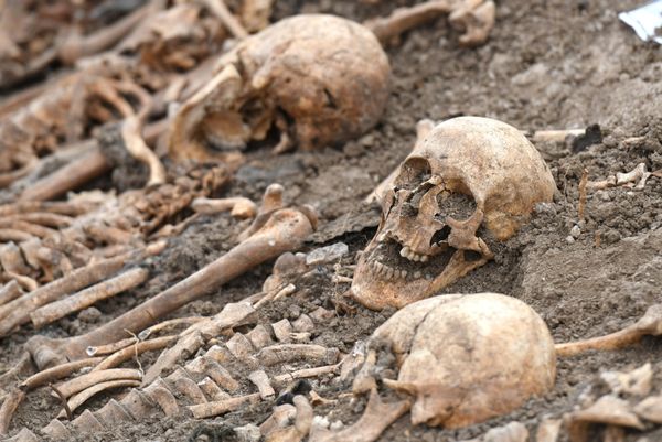 В селе Эдилли Ходжавендского района Азербайджана обнаружено массовое захоронение. - Sputnik Азербайджан