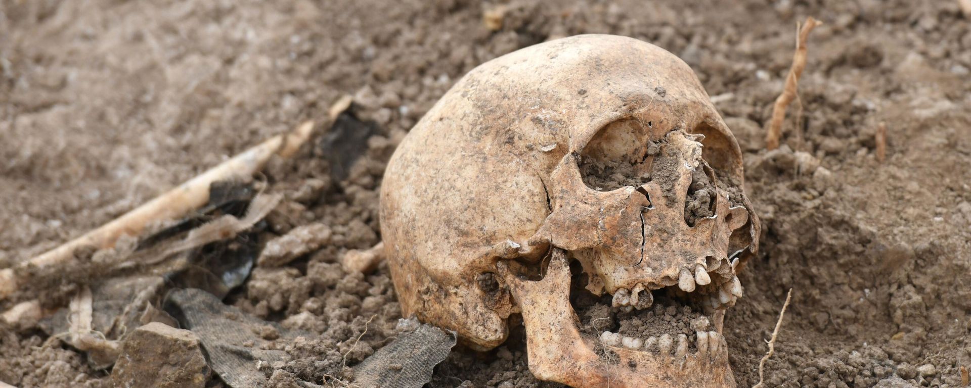 В селе Эдилли Ходжавендского района Азербайджана обнаружено массовое захоронение - Sputnik Азербайджан, 1920, 23.11.2022