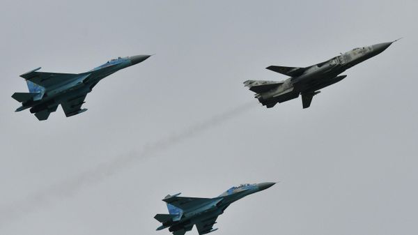 Истребитель Су-24 ВВС Украины  - Sputnik Азербайджан