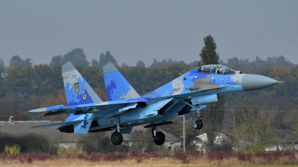 Истребитель Су-27 ВВС Украины  - Sputnik Азербайджан
