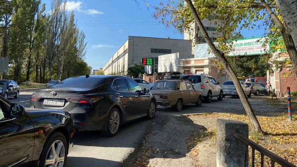 Очередь на автомобильной заправке  - Sputnik Азербайджан