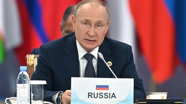 Президент РФ Владимир Путин - Sputnik Азербайджан
