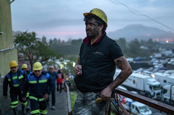 Ситуация на угольной шахте в турецкой Амасре, где, в результате взрыва, погибли десятки шахтеров. - Sputnik Азербайджан