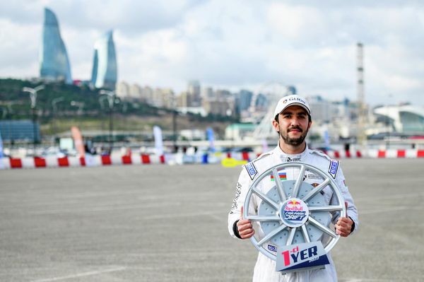 Финал одного из самых ожидаемых соревнований в мире "Red Bull Car Park Drift". - Sputnik Азербайджан
